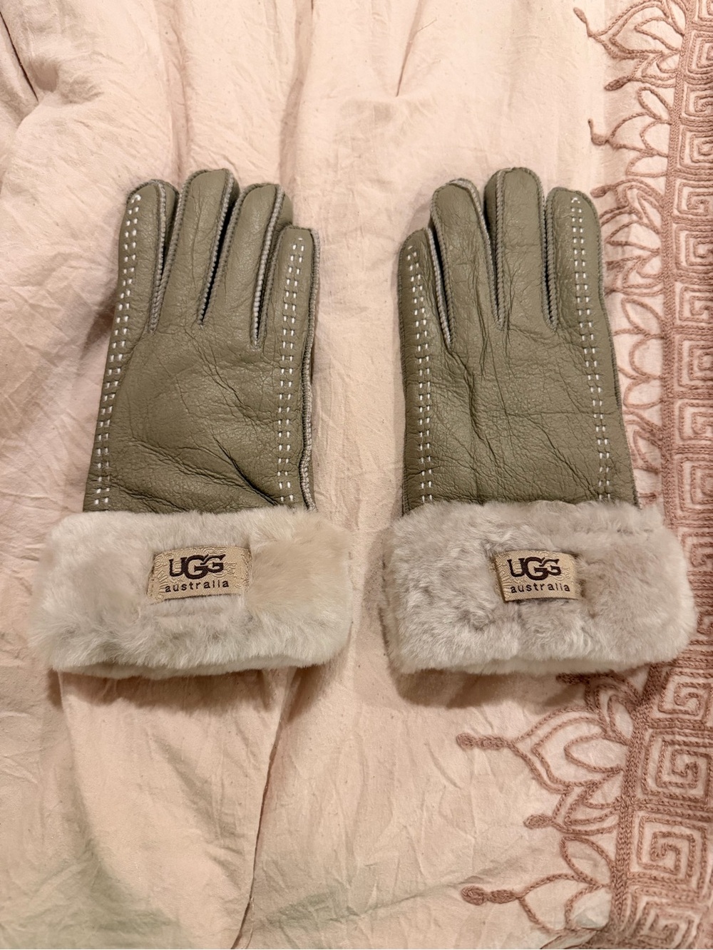 UGG Olive Leather Gloves with Sheepskin Cuff